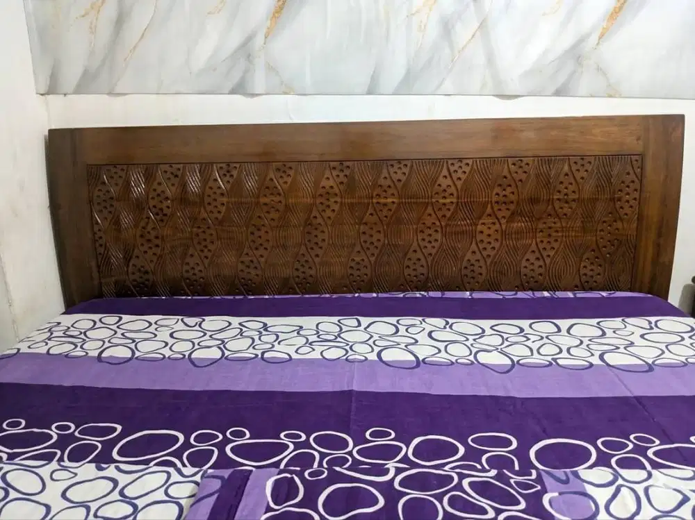 tempat tidur kayu jati
