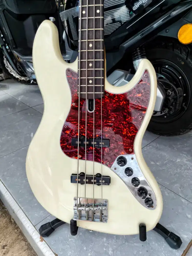 Bass Sire Marcus Miller V3 4String Original