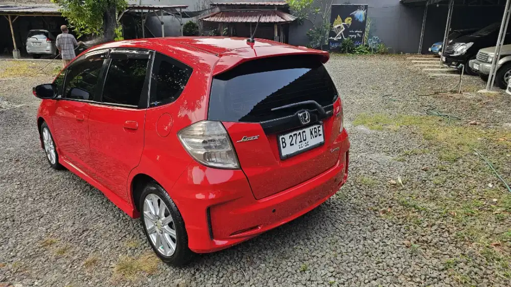 HONDA JAZZ RS AT 2013 PERFECT CONDITION