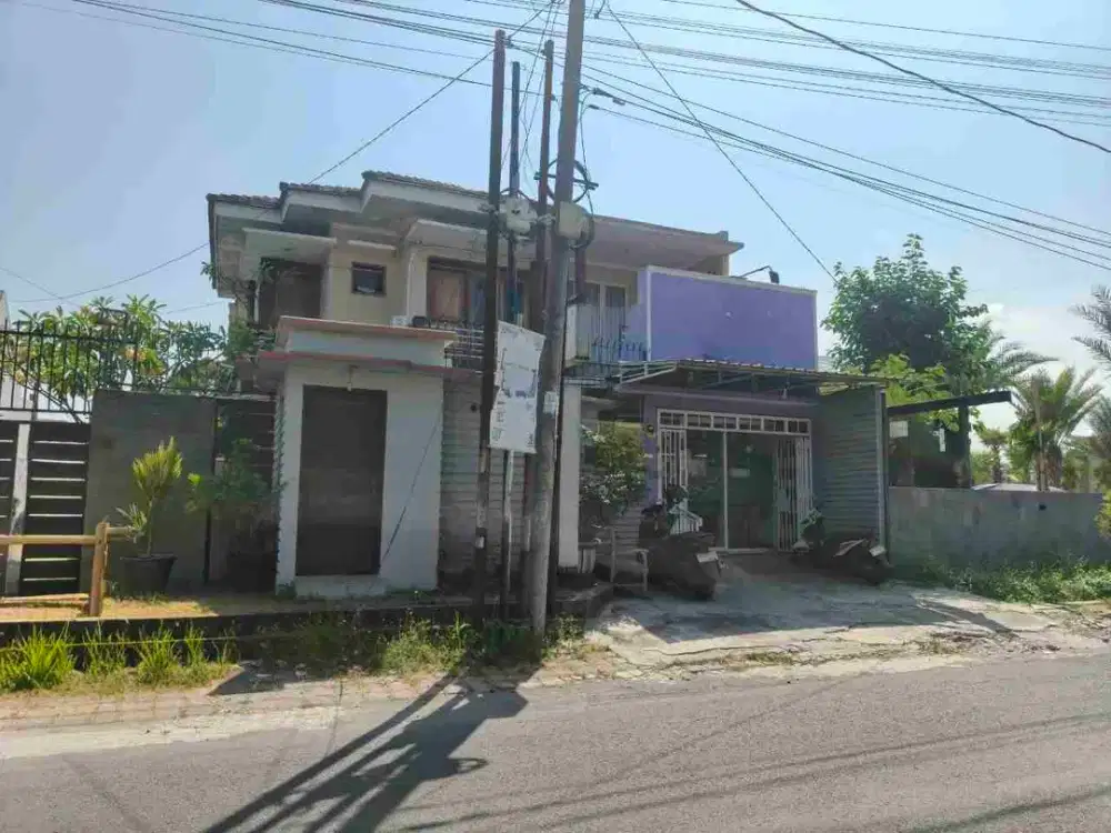 Rumah Klinik Kecantikan Dan Semua Ijinnya Di Tepi Jalan Utama Gentan