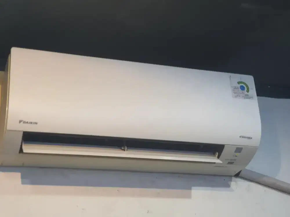 Dijual AC Daikin Inverter 1 Pk..dingin dan hemat
