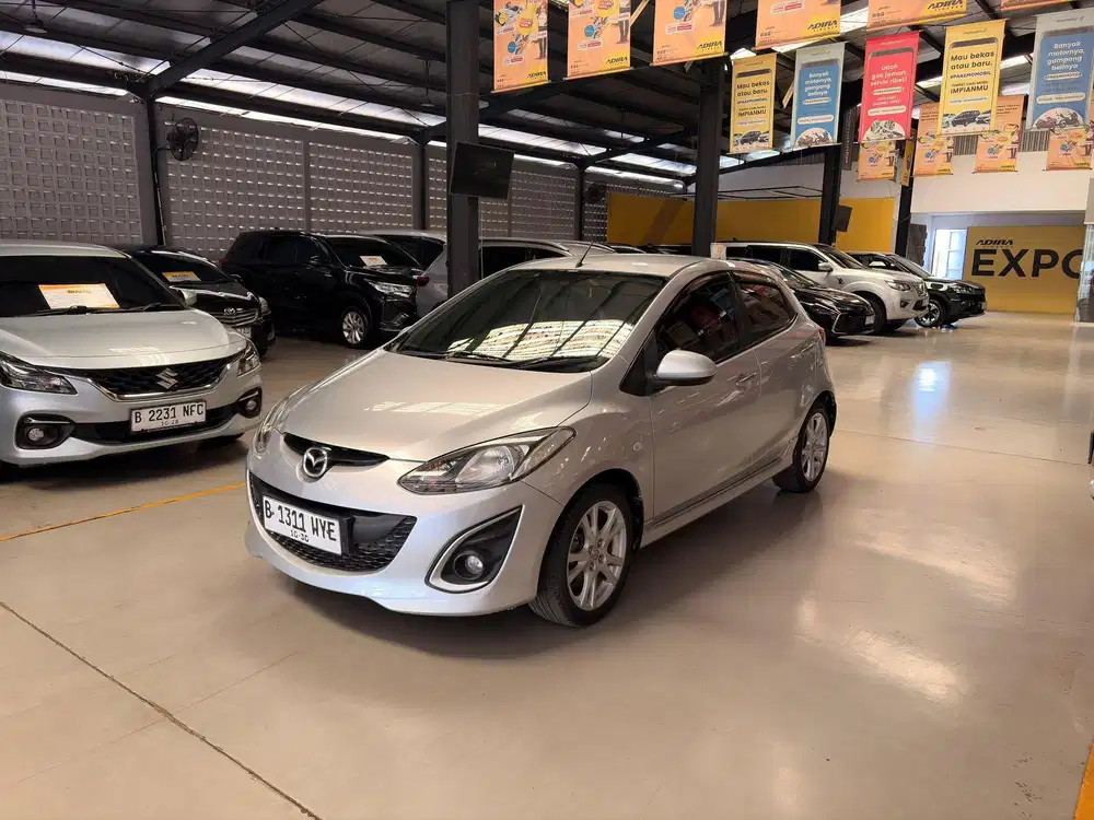 Mazda 2 R AT 2010 LOW MM