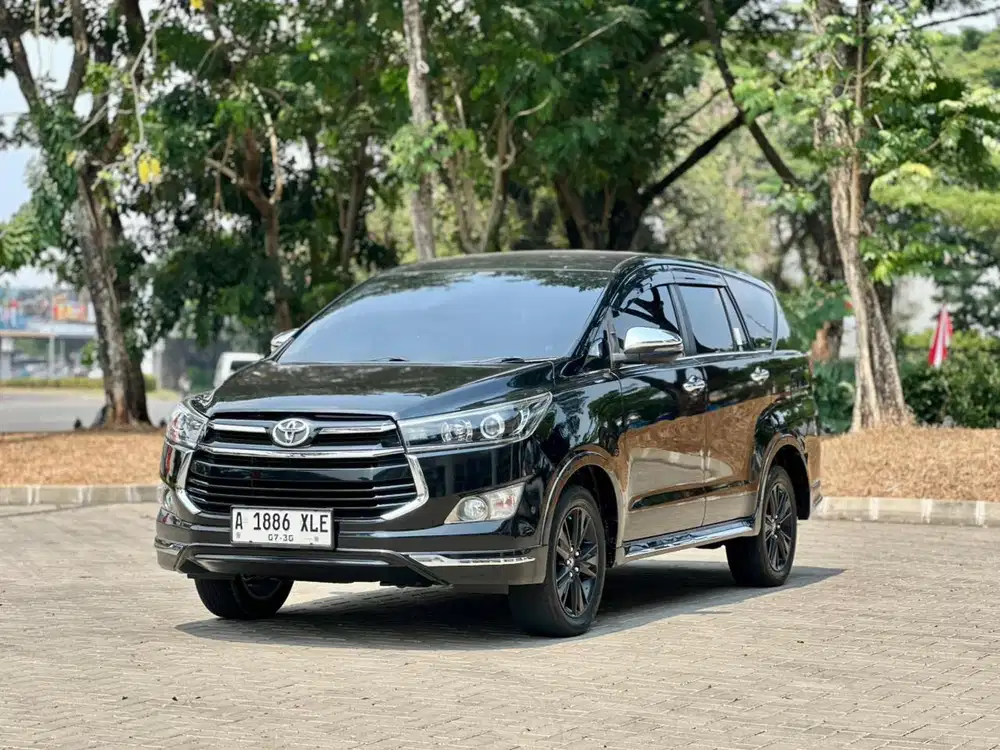 (Pajak Panjang 1thn) Toyota Innova Venturer 2.4 Diesel AT 2019