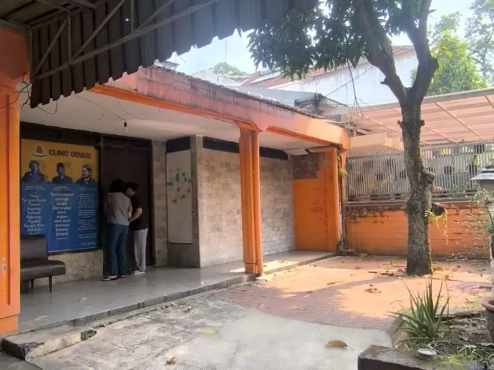 Rumah Lama Tengah Kota Sayap Riau dekat Jl. Aceh
