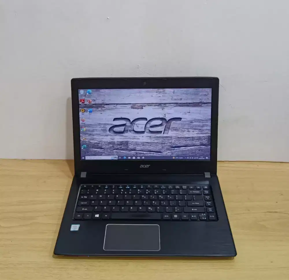 Laptop Acer Aspire E5-475G Prosesor Intel Core i3-6006U
