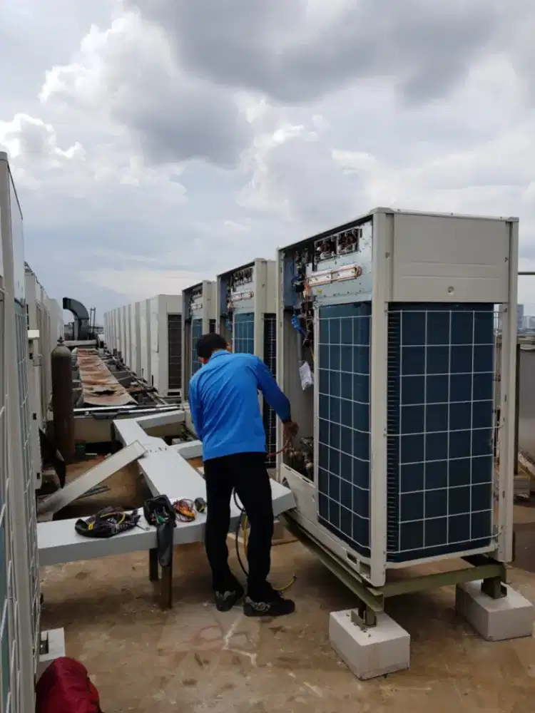 Service Ac,Kulkas,Pompa Air,Mesin Cuci dan Bongkar Pasang AC.