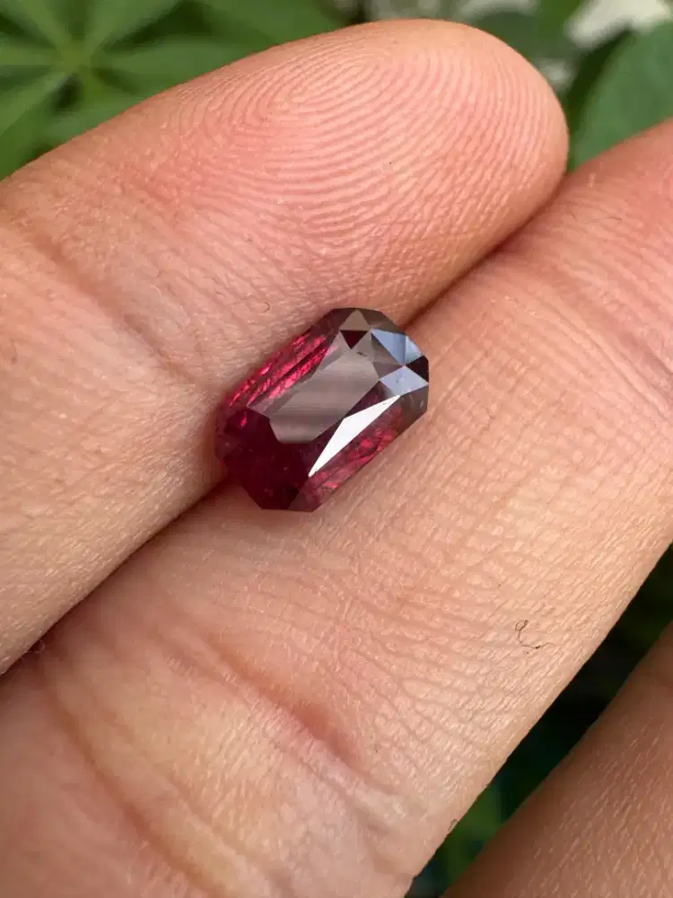 Natural ruby kristal langka berkualitas clean rare item