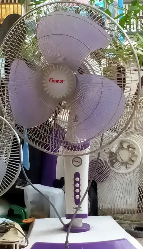Kipas angin cosmos 16 inci