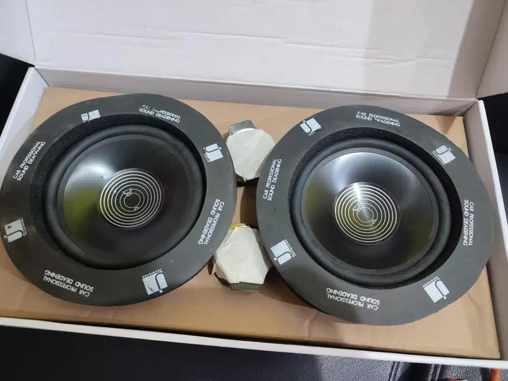 Speaker 2 way audio circle hamburg mk2 , sub venom vx 8.2a