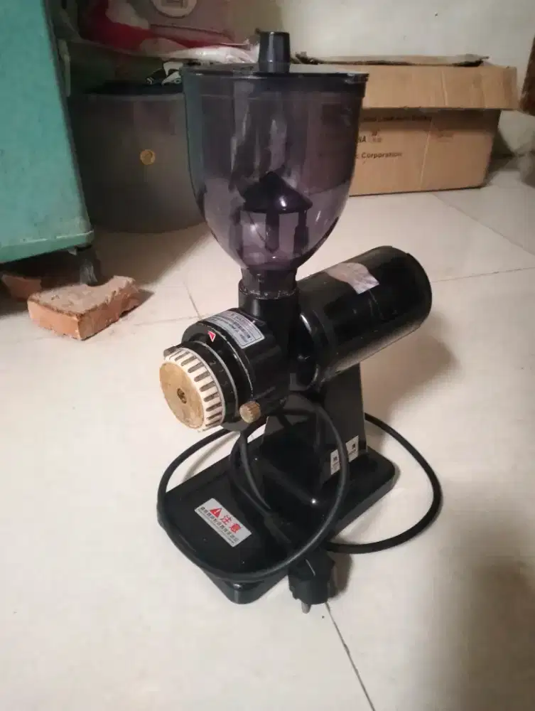 Grinder Kopi, LATINA FEIMA