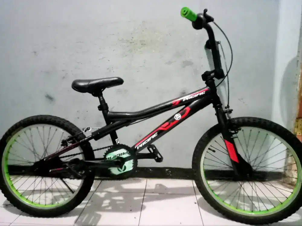 Dijual sepeda BMX merk PACIFIC ring 20 kondisi masih bagus kker normal