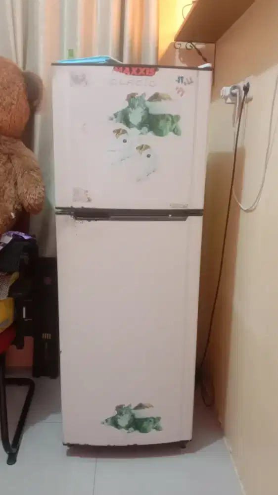 Kulkas TOSHIBA 2 pintu