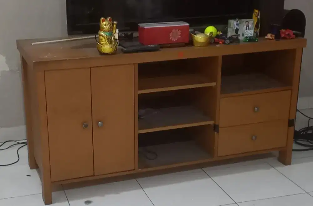 Meja tv dan untuk perlengkapan ampli dan karaoke