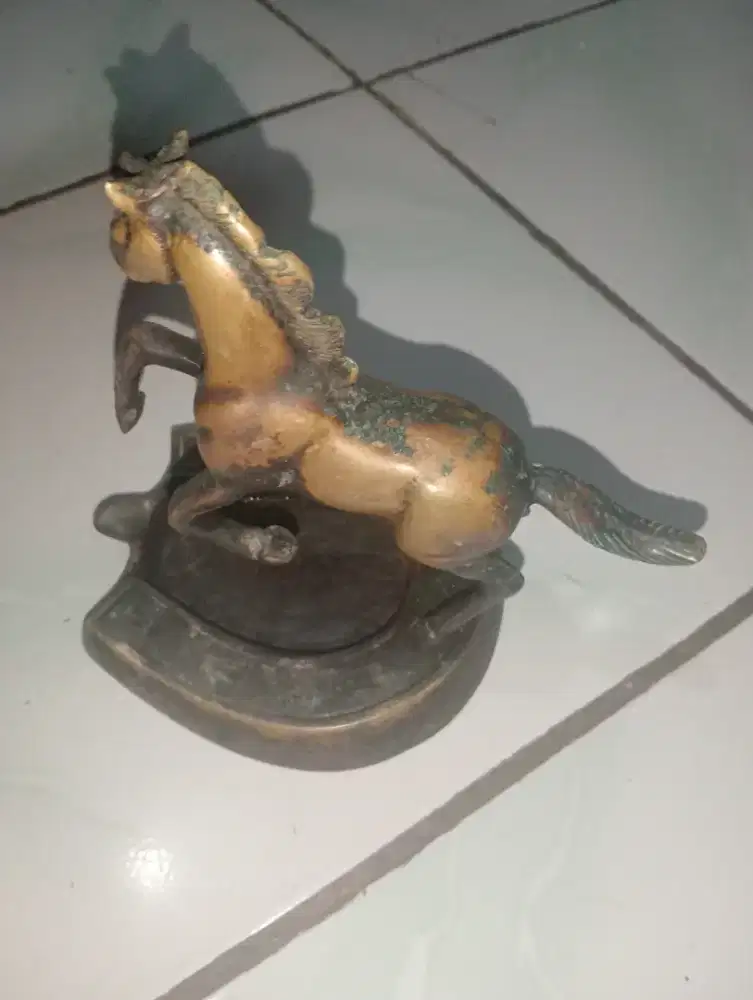 Asbak antik jaman kuno