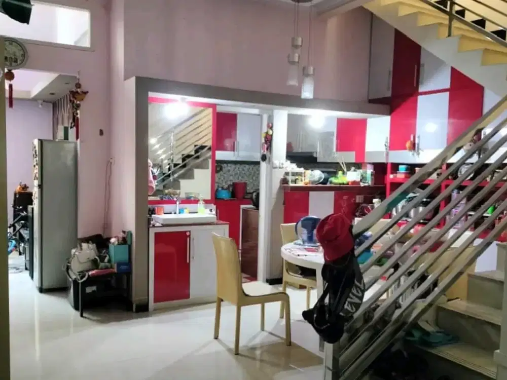 Dijual Rumah Minimalis Kosongan 2LT Simpang Darmo Permai Selatan 5KT LT180m Dekat Fresh Market dan Pakuwon Mall Surabaya Barat