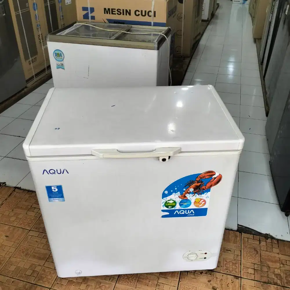 Jual frizer box merk AQUA ukrn 220L kondisi normal display toko