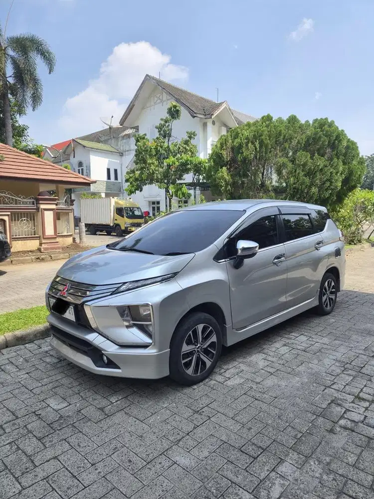 Mitsubishi Xpander Ultimate AT 2019 Silver – Tangan Pertama