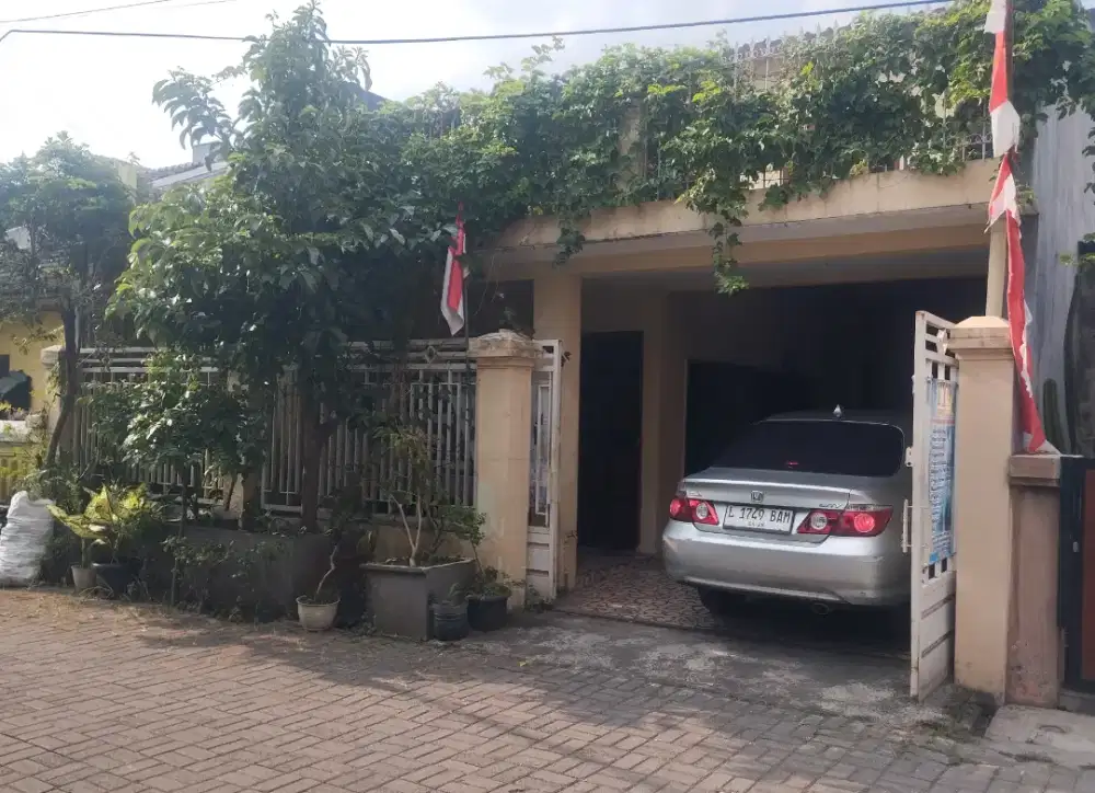 Siap huni, rumah 2 lantai dijual, Tegalgondo Malang