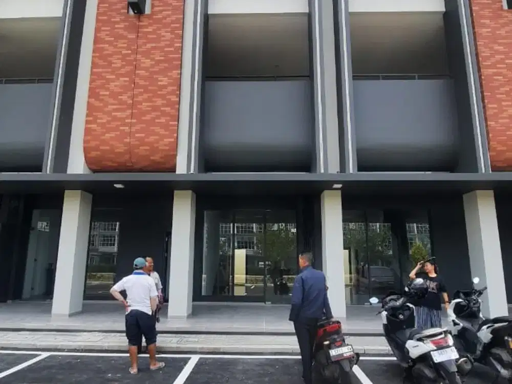 Ruko 3 Lantai Bagus Siap Usaha Strategis di Sapphire Summarecon
