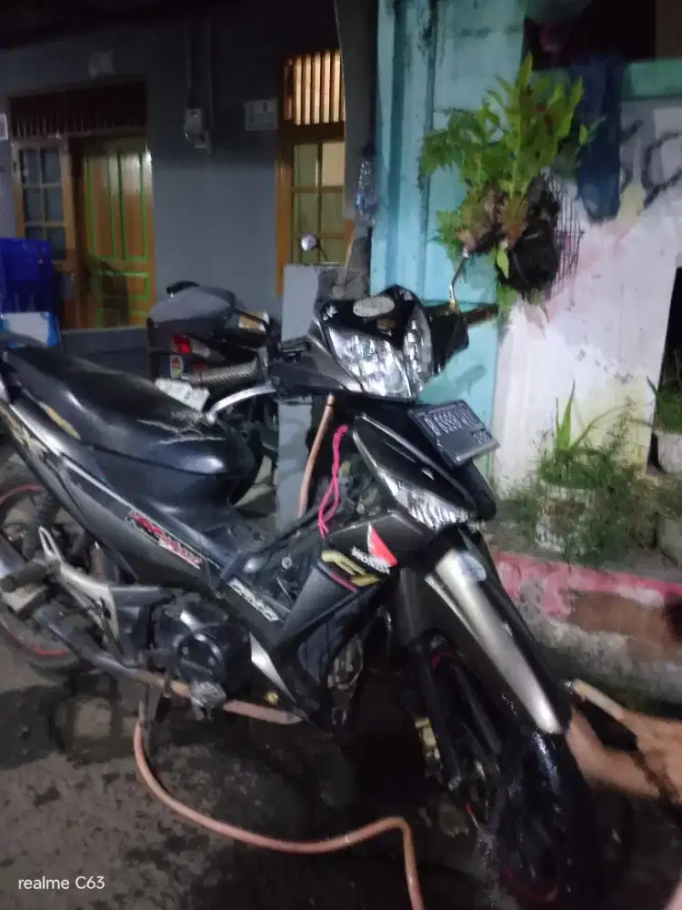 Motor suptra x 125 injeksi