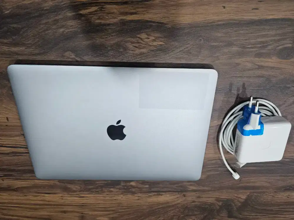 Mackbook Pro 2019 1.7GHz Quad Core Intel Core I7 16/512 GB Mulus Sehat