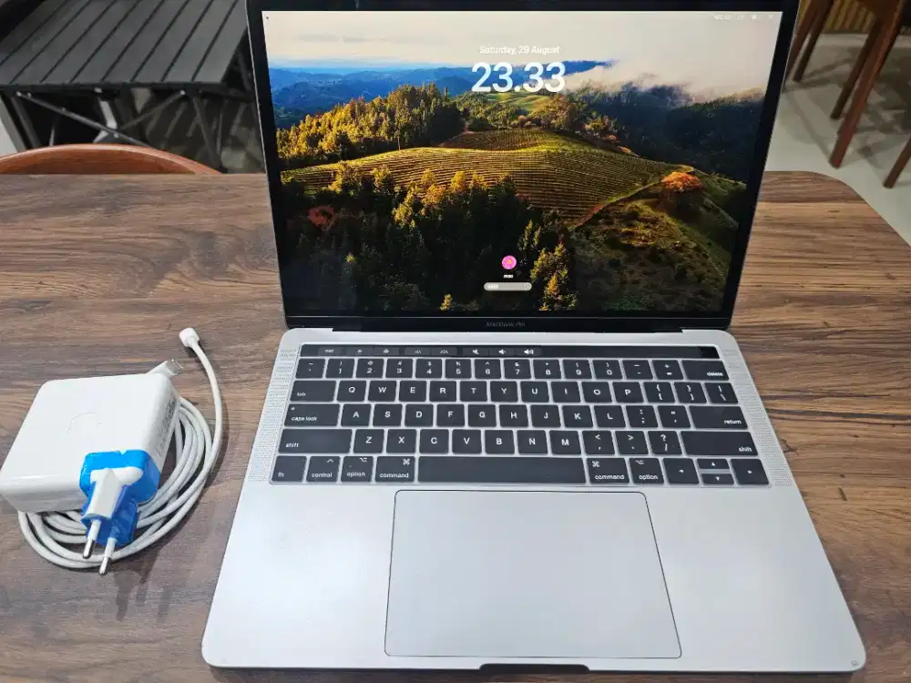 Mackbook Pro 2019 1.7GHz Quad Core Intel Core I7 16/512 GB Mulus Sehat