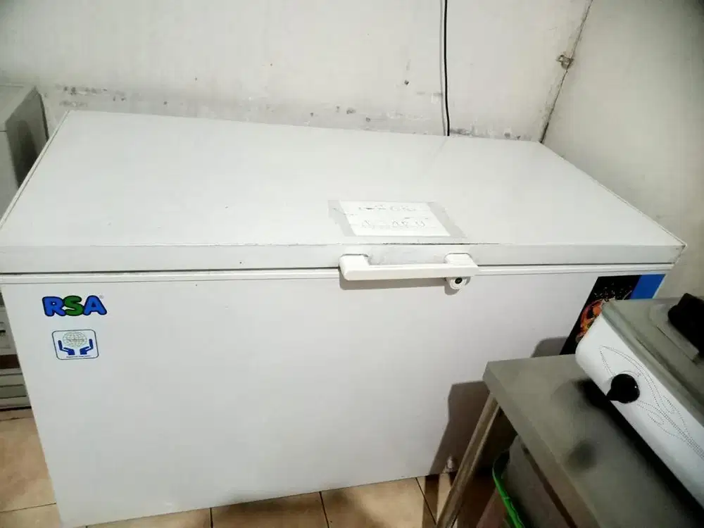 Freezer merek RSA