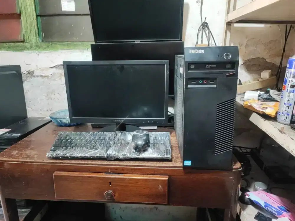 Full Set Core i5-4670@3,4Ghz / Ram 8GB / HDD 500GB / Monitor 19inc