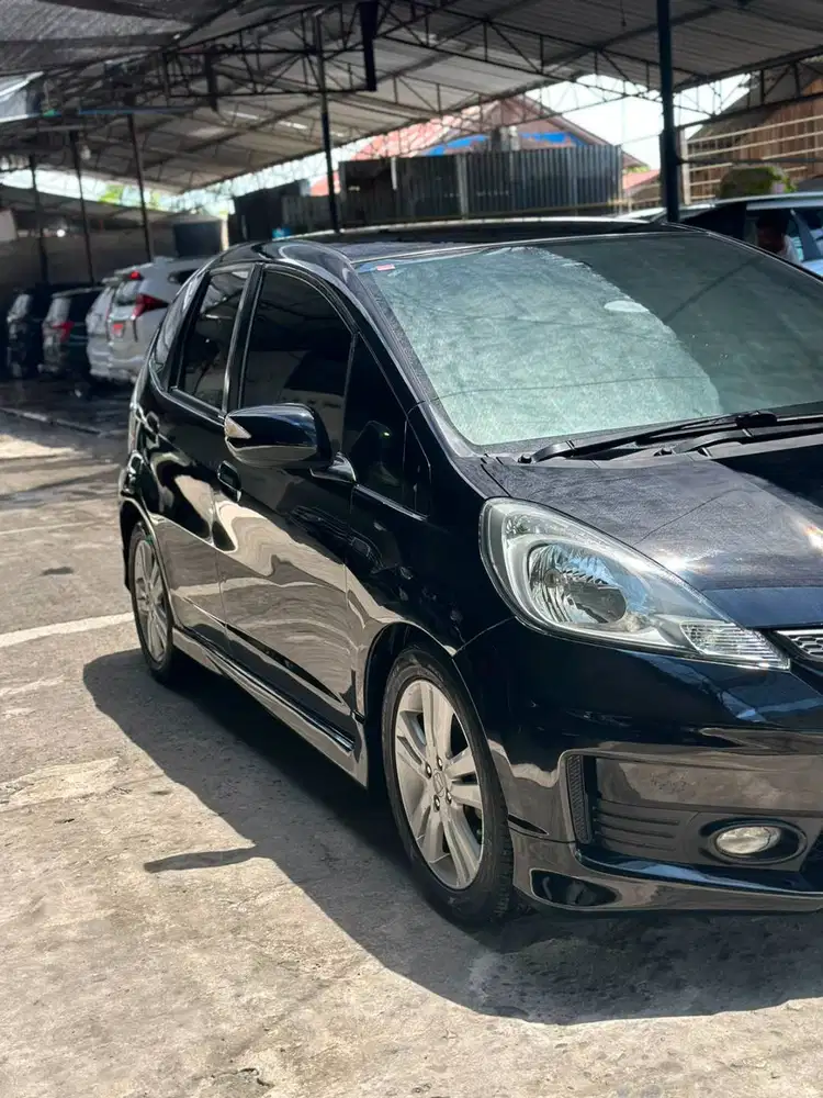 Jual mobil jazz rs matic tahun 2011