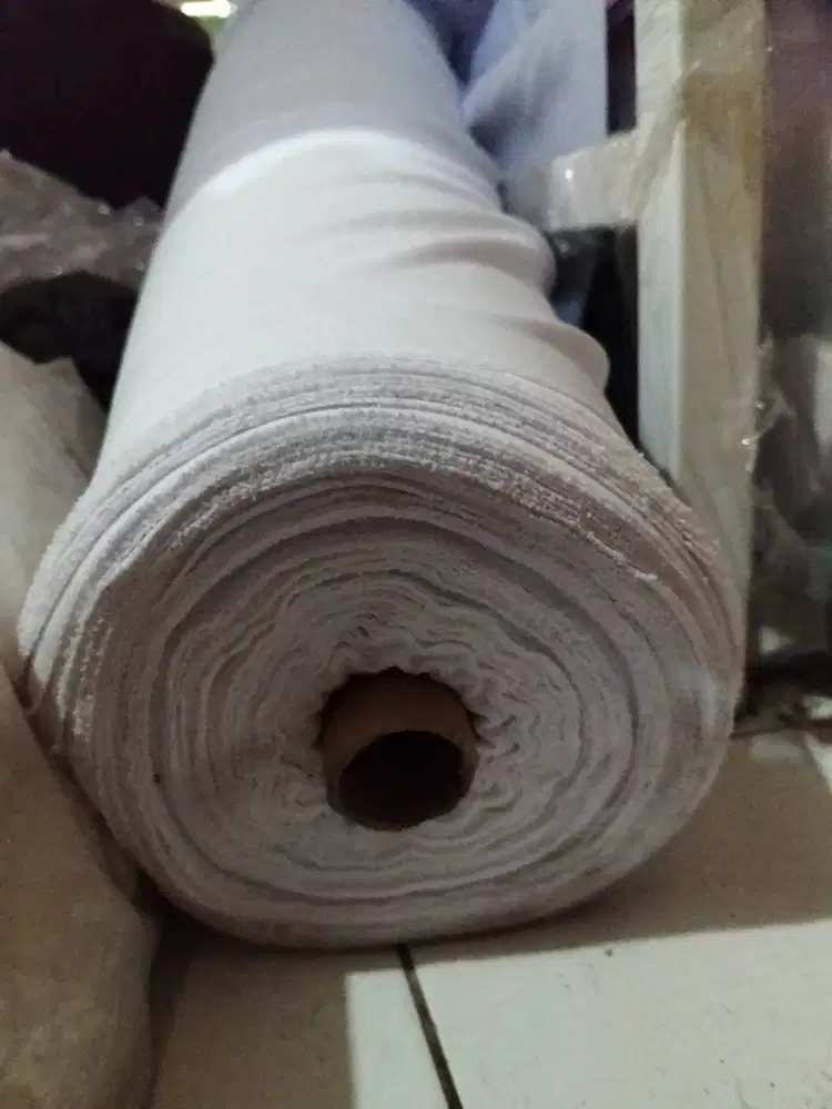 DIBUTUHKAN penjahit dan asisten sablon