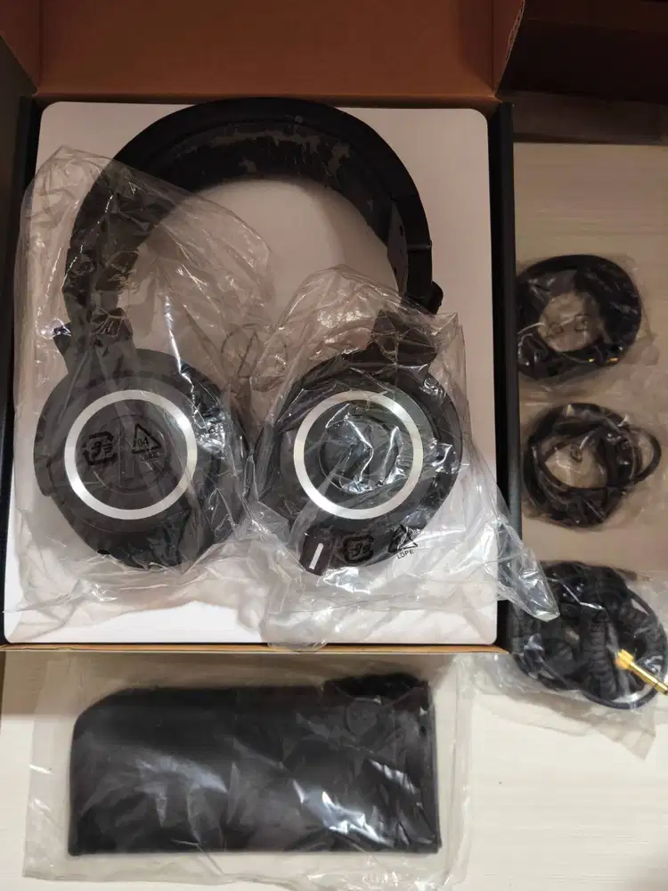 Audio Technica ATH-M50x Black Fullset Box (Lengkap + Bonus)