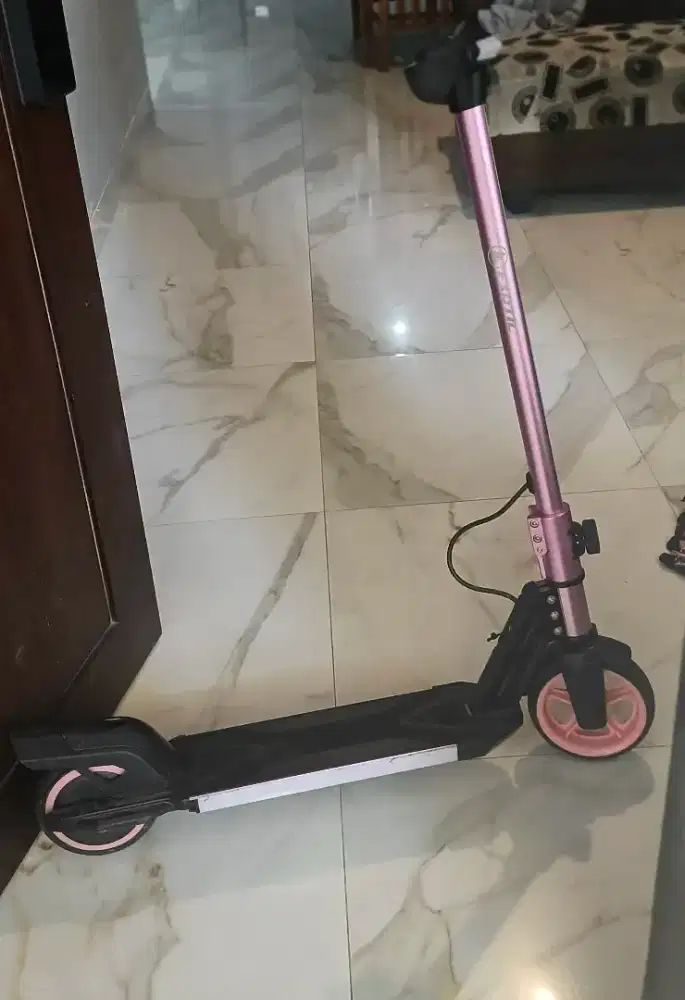 Scooter listrik anak