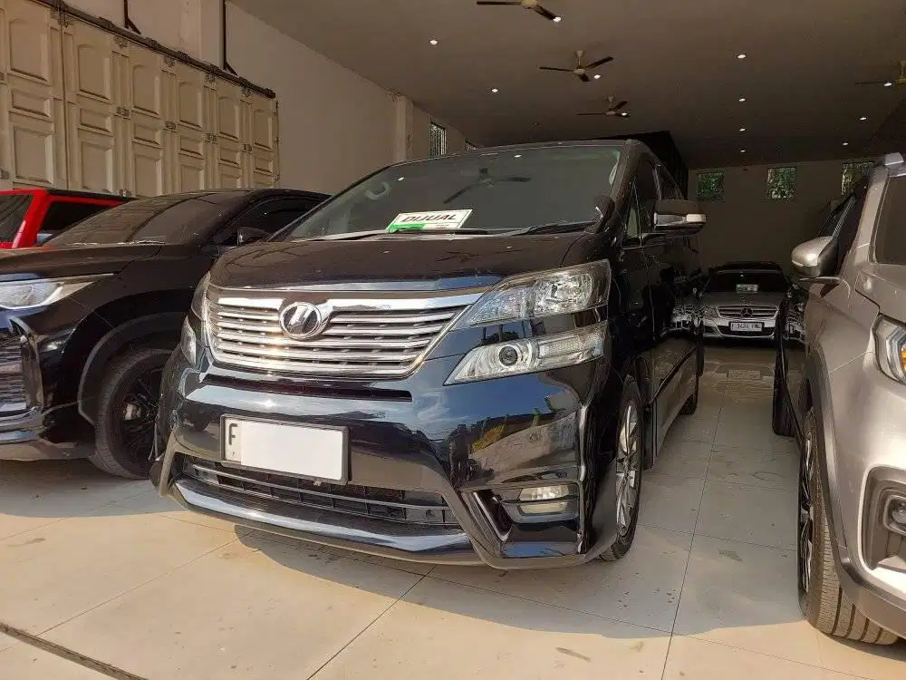 TOYOTA VELLFIRE Z AUDIOLESS 2.4 AT MATIC TAHUN 2011 SUNROOF & MOONROOF