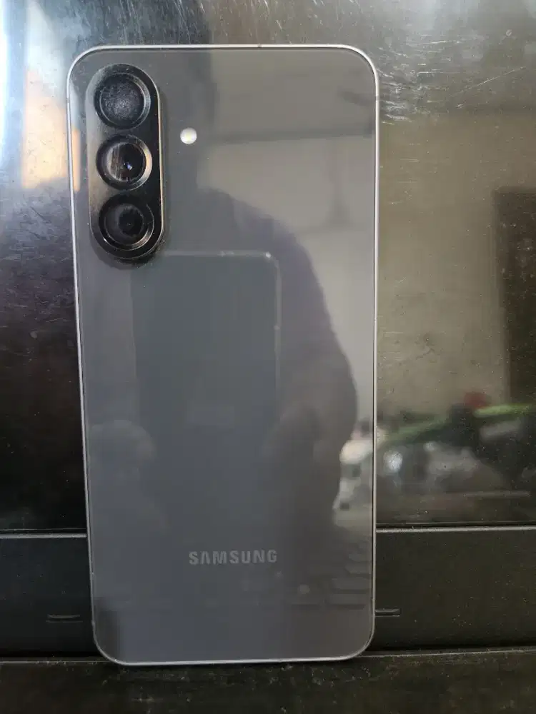 Samsung A56 5G 8/256 + charger