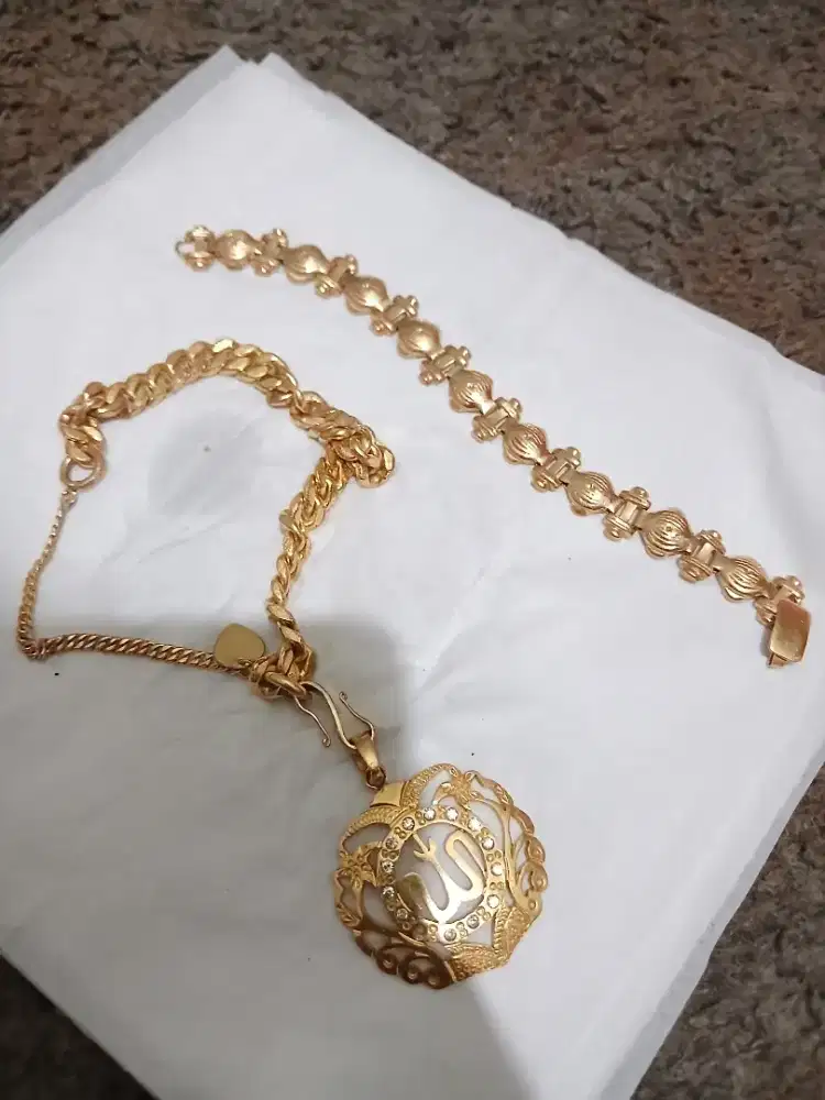 Perhiasan kalung & jam tangan