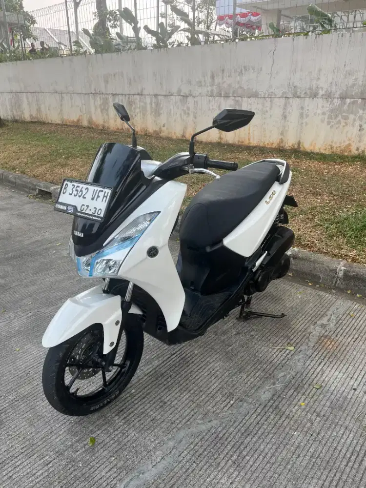 Lexi 125 Cc Kunci Putih Glossy.