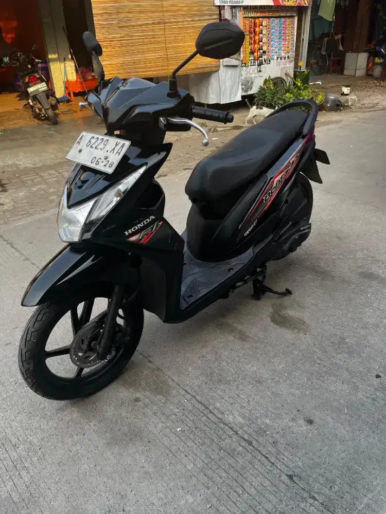 Beat Pgmfi Old Hitam Glossy