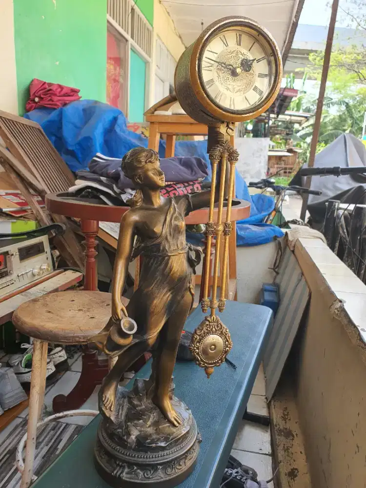 Jam patung merk citizen