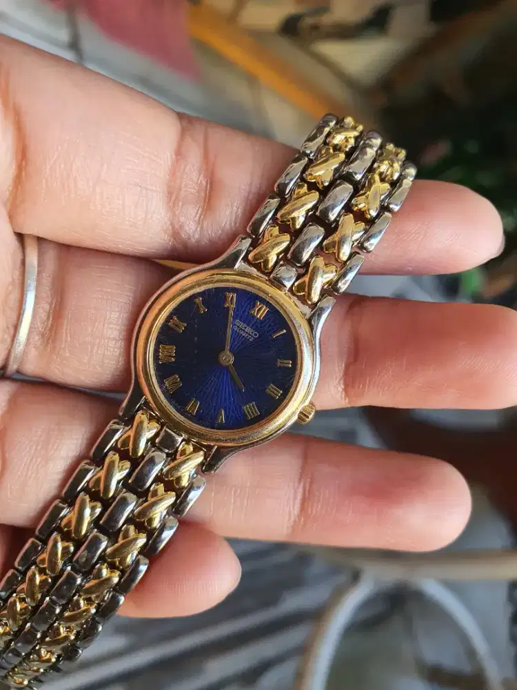Jam tangan seiko