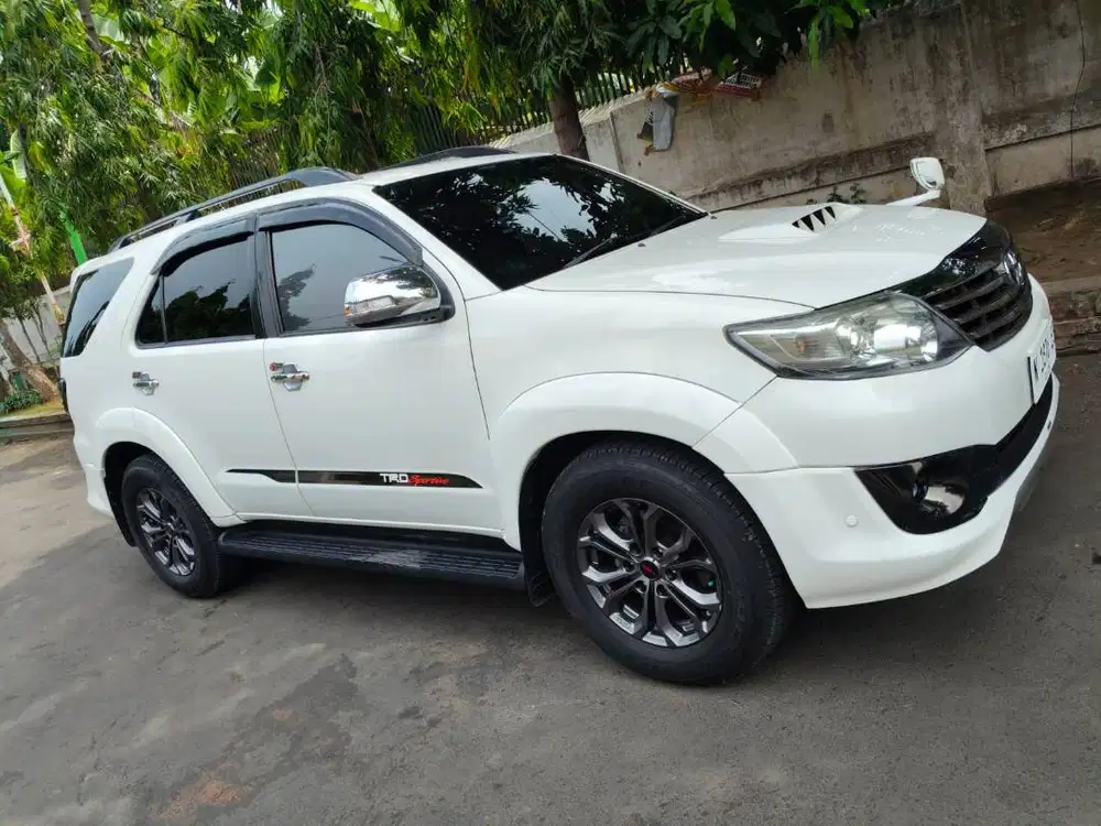 TOYOTA fortuner vnt trd matic 25 2012