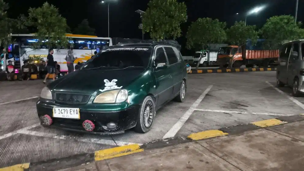 Kia Carens I 2001 Bensin