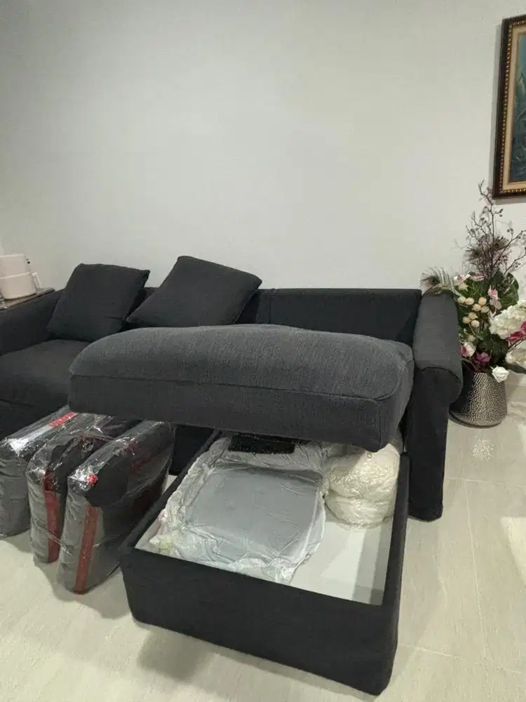 Di jual Sofa ,baru di cuci + bantal + tambahan sofa