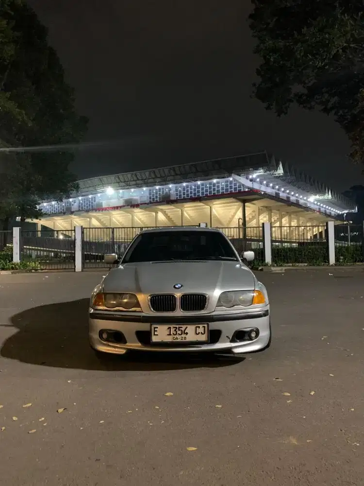 Mobil BMW M43 Tahun 2001