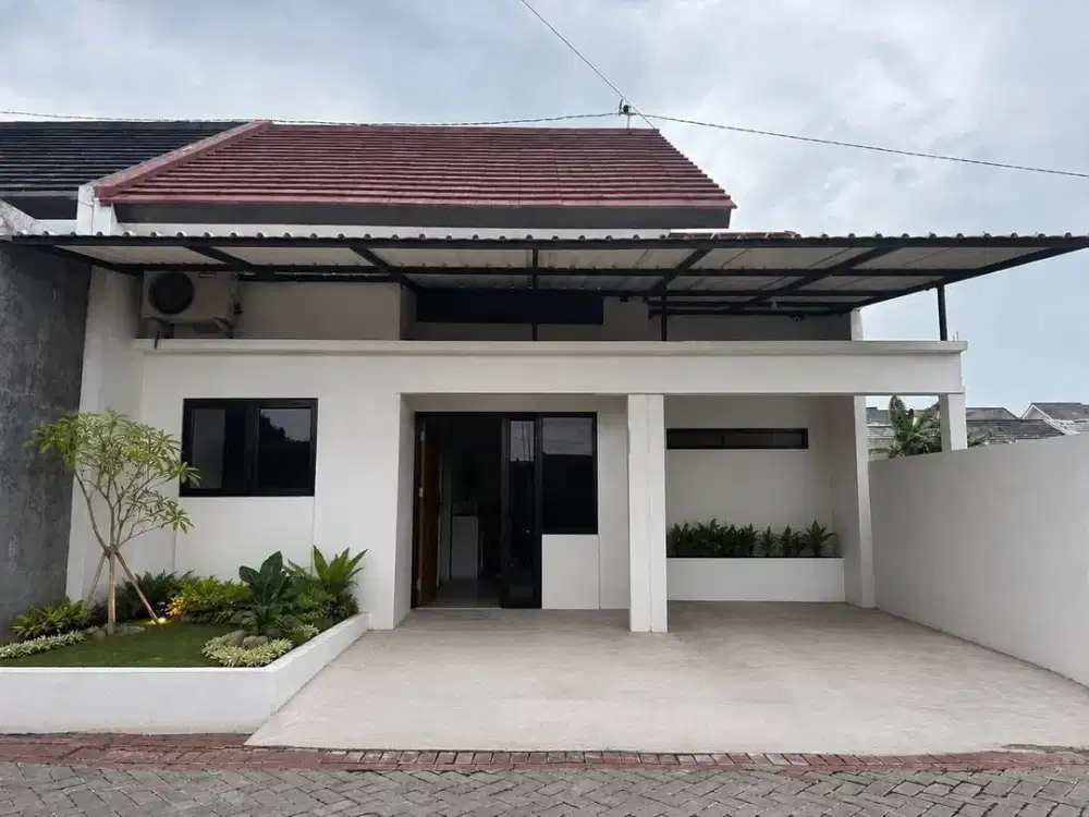JUAL RUMAH PREMIUM HADAP TIMUR AKSES SIMPANGAN MOBIL DI MANGESTI RAYA GENTAN SOLO DEKAT SURAKARTA
