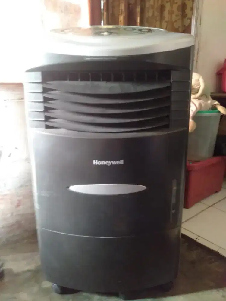 Di jual BU cepat AC/kipas, siap pakai, minat ambil ke lokasi jakpus.