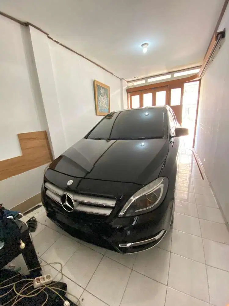 Mercy B200 Low KM Ban 100% baru