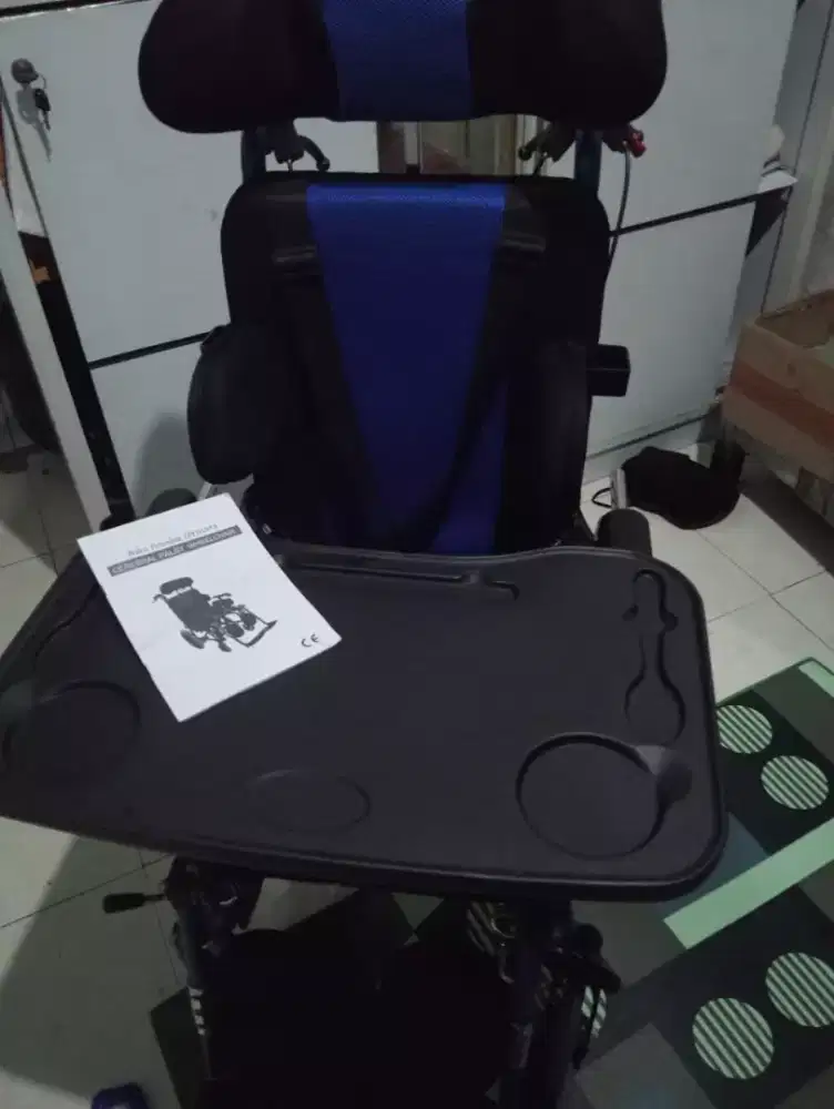 kursi roda khusus anak cerebral palsy