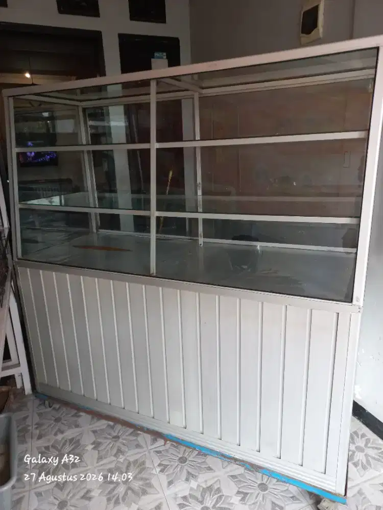 Etalase makanan