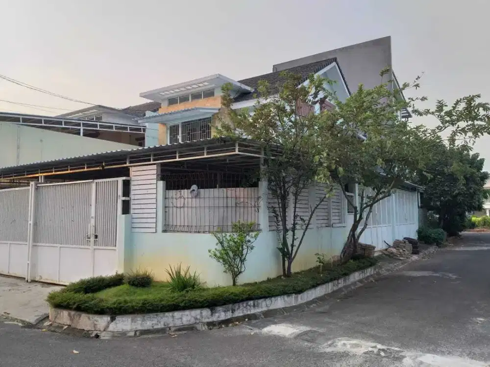 Dijual. Rumah depan jalan luas Golden palm citra 5