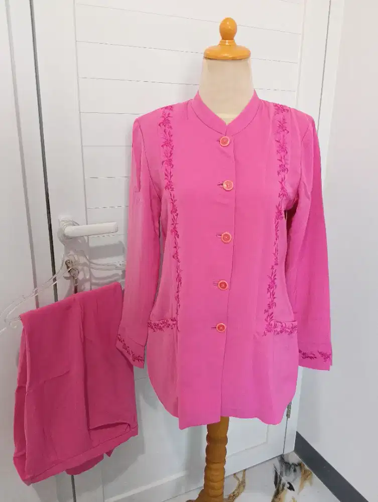 Setelan Blazer Pink Bordir Modern Elegan kekinian
